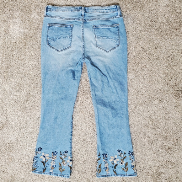 Driftwood Anthropologie Roxy Floral Embroidered Mid Rise Flare Jeans Sz 31 - Picture 8 of 9